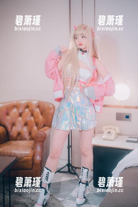 Jenny(정제니)私拍图集：双人之间的默契，随意又有点挑逗。