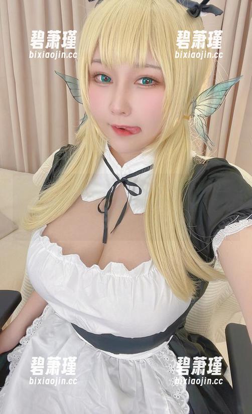 “KANEKO咔喵”竟然免费分享她的套装照，得赶紧去下载这些图片，太值了吧！