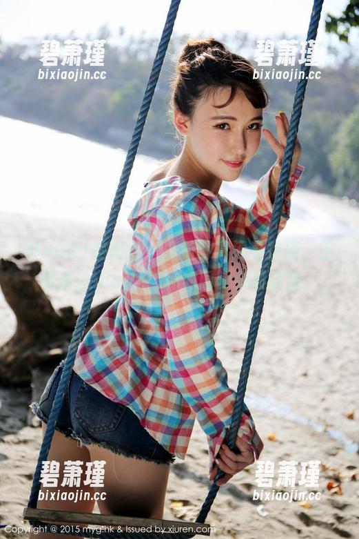 MyGirl美媛馆 - 最新写真闪亮登场，王馨瑶yanni的清纯如同云朵般轻柔。