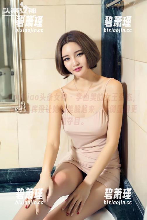 TouTiao头条女神 - 李由美的女王姿态，高清图库没让她的美躲起来，反倒显得更加夺目。