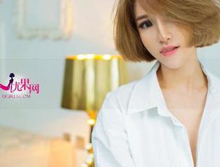 UGirls尤果网 – 孟狐狸礼服写真：全套？脑海里满是旋转的裙摆