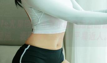UGirls尤果网 – 布莱尔昆娜撮合的修女与潮流，表现得竟然如此平易近人。