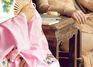 UGirls尤果网 – 图片里的办公室，白一晗的气场怎么回事？