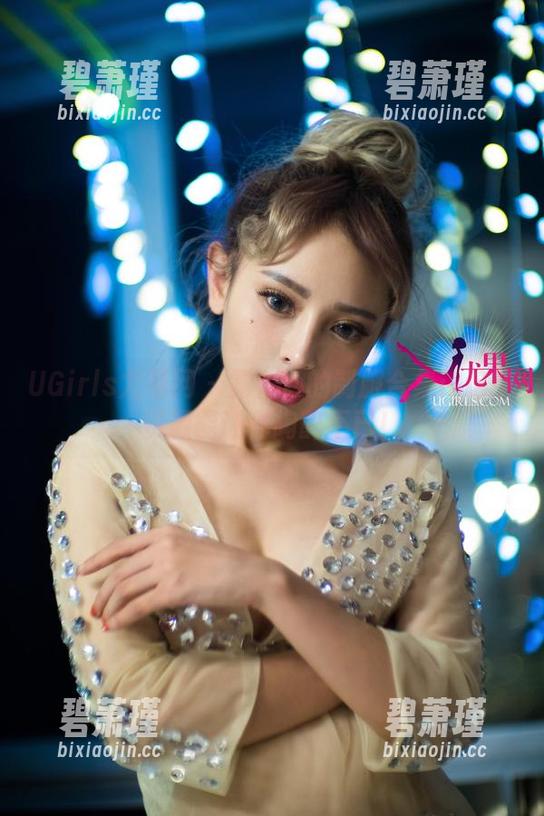 UGirls尤果网 - 霓梓心的制服合集：这些资源能让你陶醉不已！