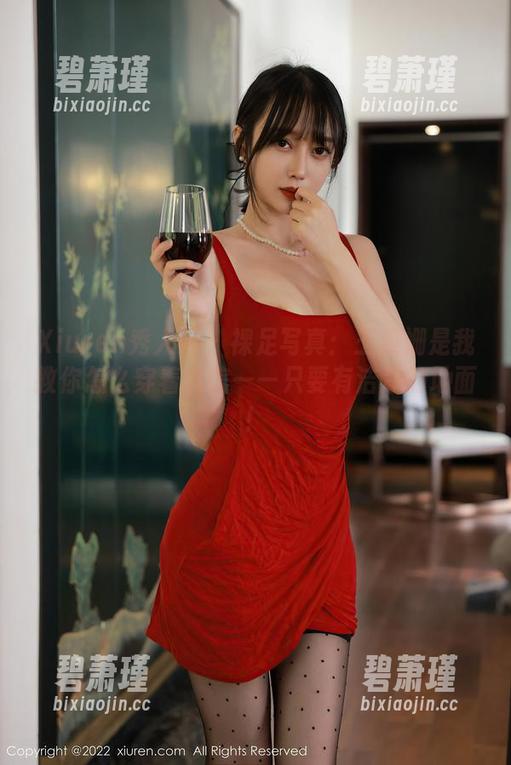 Xiuren秀人网 - 裸足写真:王雅姗是我教你怎么穿着自信——只要有洁净的地面! Xiuren秀人网 - 裸足写真:王雅姗是我教你怎么穿着自信——只要有洁净的地面!