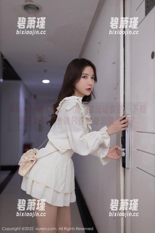 Xiuren秀人网 - 玥儿玥的运动套图：下载这些姿势，谁说只在健身房能看到？
