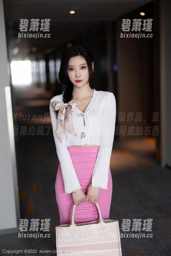 Xiuren秀人网 - 陆萱雅的圣诞作品，里面隐约藏了什么让人想要刨根问底的东西。