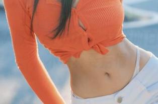 DJAWA联手Zzyuri，这样的白色套图，不看真要后悔