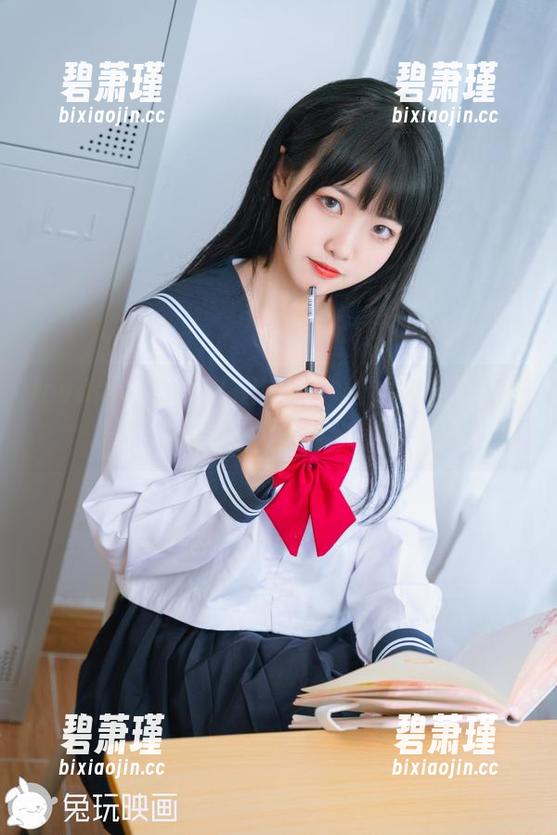 lovely呆玄的私房定制写真，这邻家妹妹好像让我想起什么