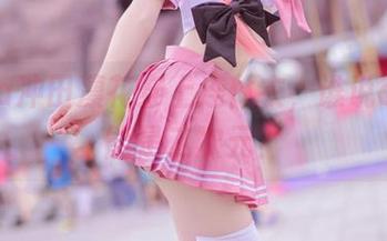 rinka冲田凛花穿上连体衣，谁说cos只能是二次元？