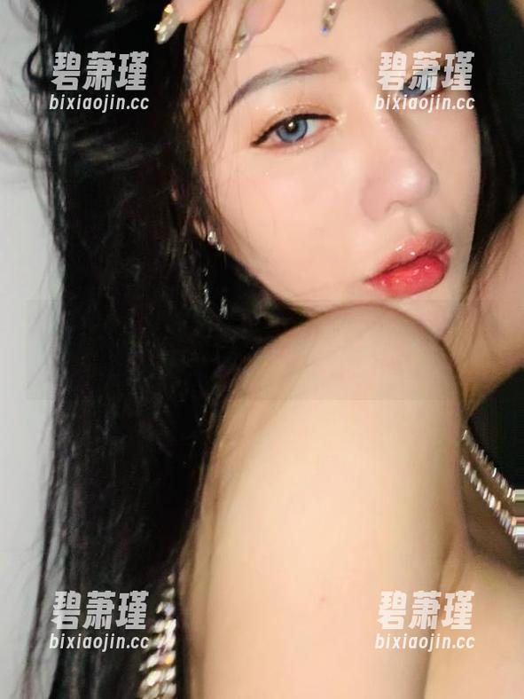 微密圈 - 不爱笑的赛琳的泳装——无圣光，满分诱惑，快来戳我图包吧！