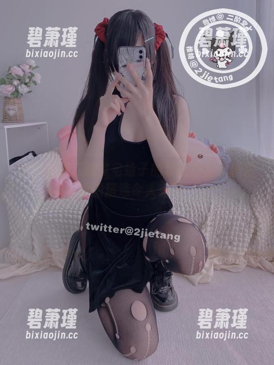 偶尔觉得二阶堂宅绘子的粉色作品就像糖果，套图精选令人想咬一口。