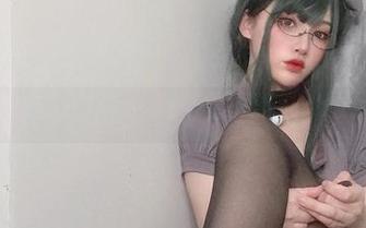 从头到脚的全套：你十七鸽灰色护士，你心里想的是什么？