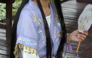 初夏女神 – 依依的浴室福利：温柔又戏谑的图集大赏