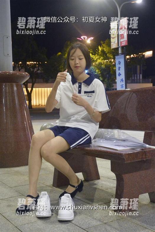 初夏女神 - 安妮的肉丝高清图集：看完我只想呢喃，怎么会有如此勾人的身线？