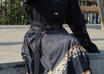 初夏女神 – 有点淘气的点点，粉色全套图片又拉低了我的注意力