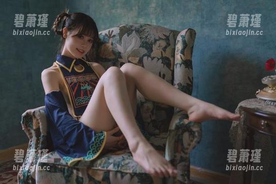 下载千反田鹿子的居家写真集：就算不爱，偶尔也想偷瞄一下人家呀。