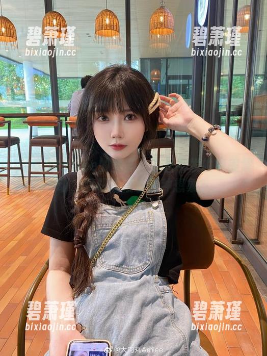 大肉丸Amiee的美腿：原图引发的审美震动，图册里藏着哪种想象？