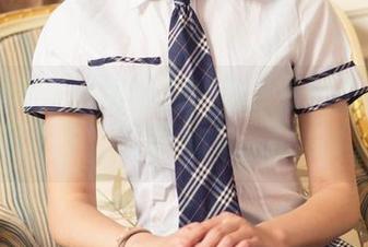 头条女神 – 职场活力？莫小希的办公室原图分享，似乎有点另有玄机…