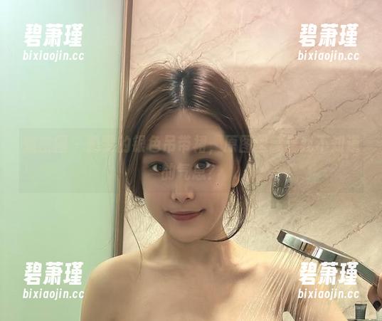 微密圈 - 奶雯的银色吊带裙,原图里藏着我不知道的气息? 微密圈 - 奶雯的银色吊带裙,原图里藏着我不知道的气息?
