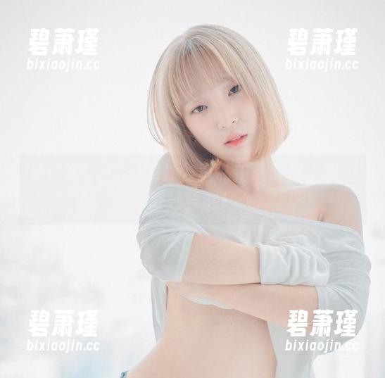 姜仁卿(강인경)的办公室私拍：调皮上班的奇妙尝试！
