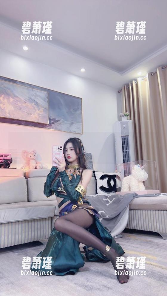 小小奶瓶儿的白色蕾丝，原图到底阐释了什么呢？让我来纠结一下！