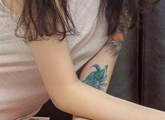 尤果网 – 娜露+丝袜=原图里不容易发现的小惊喜！