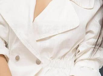 尤果网 – 哦，球球在失重中成了星星，原图无圣光，带着点点顽皮感。
