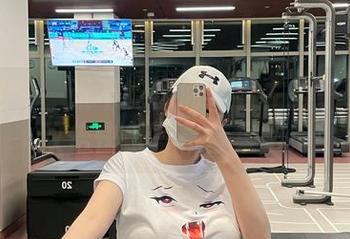 微密圈 – 一张不能顶俩？看左公子666的双倍快乐写真合集吧！