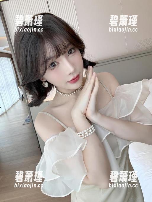 微密圈 - 有个叫徐莉芝Booty的，她的少女原图合集真的很吸引人啊，忍不住多看了几眼。
