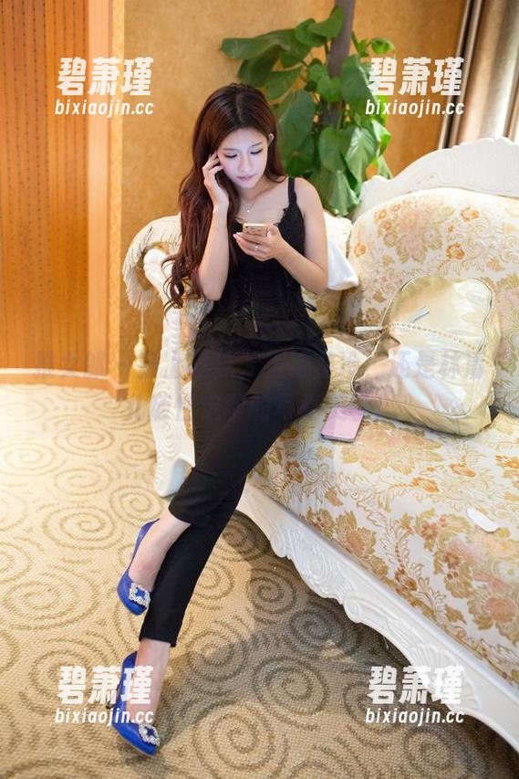 推女郎 - 穿上棉袜，拒绝寒冷，还是林清儿随性定制的写真美学！