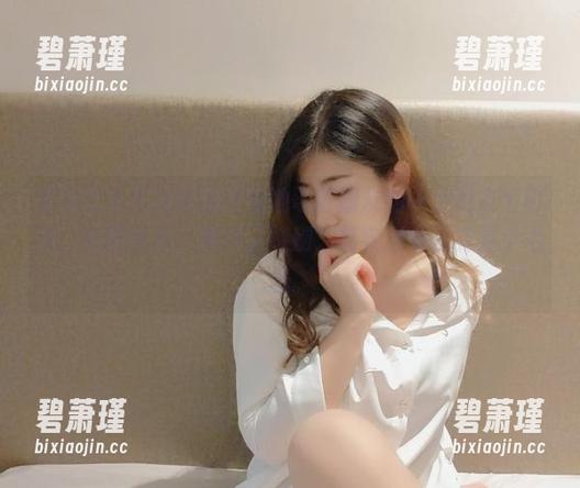 星澜想来杯珍珠奶茶和她哥哥朋友的一小段友情时光,套图合集,简单又特别,其实细节还有点小心机。 星澜想来杯珍珠奶茶和她哥哥朋友的一小段友情时光,套图合集,简单又特别,其实细节还有点小心机。