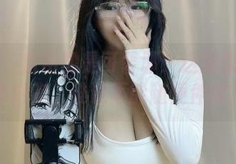 微密圈 – 自由的是可馨耶：这瑜伽照片免费送你，谁说不能随便伸展？