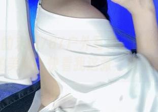 无圣光的末夜787户外写真：谁说下雨天不能拍美照？快看我这张“珠链风”。