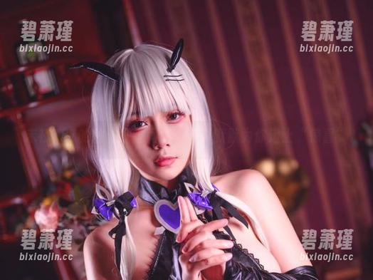 末夜787的精选宠物间谍cos，默默为你递上“惊喜”