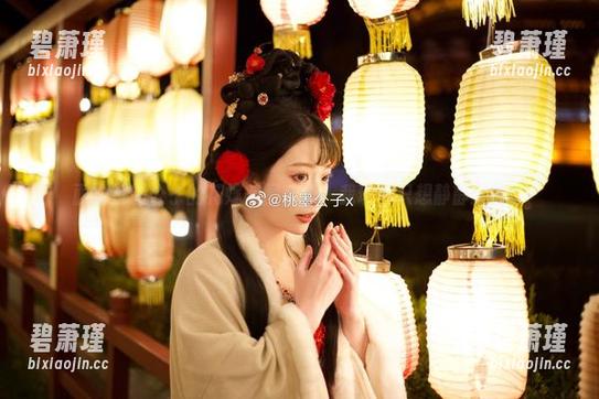 面对桃墨公子的花嫁美图合集，我现在只想静静欣赏。