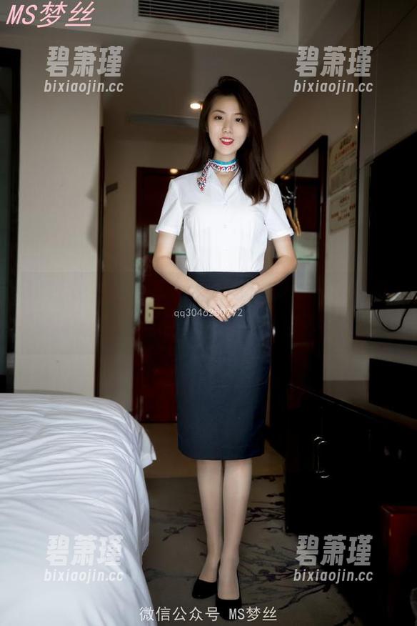 梦丝女神 - 温柔不只是一个词，灵唯的私拍合集照着我的眼，被它包围了。