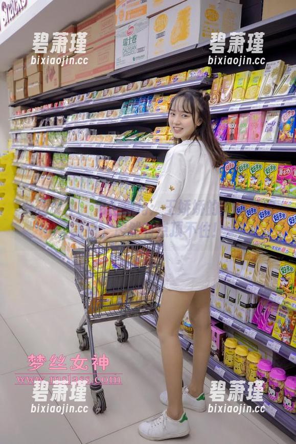 梦丝女神 - 男生视角：王娇娇的女仆私房美图，居然有点顶不住！