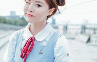 波萝社 – 当学姐遇上柳侑绮，写真就是这样微妙的存在。