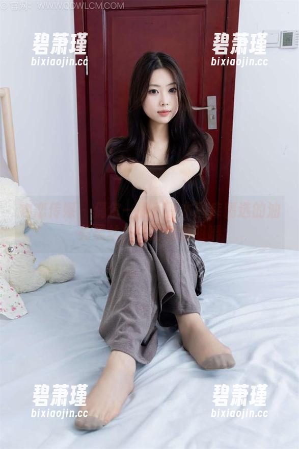 物恋传媒 - 偶尔一撇:嘉木图库精选的油亮黑丝,值得细细咀嚼 物恋传媒 - 偶尔一撇:嘉木图库精选的油亮黑丝,值得细细咀嚼