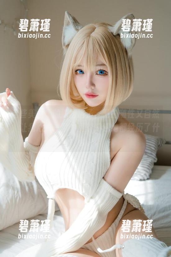 这些美图里的狐洛洛子，私拍随性又自然，让我心里一紧，真想知道她都经历了什么。