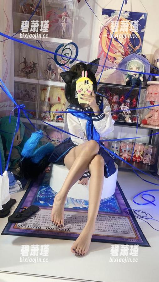 白栎Shirly女仆套图：直击你心里的‘吃素’哀伤