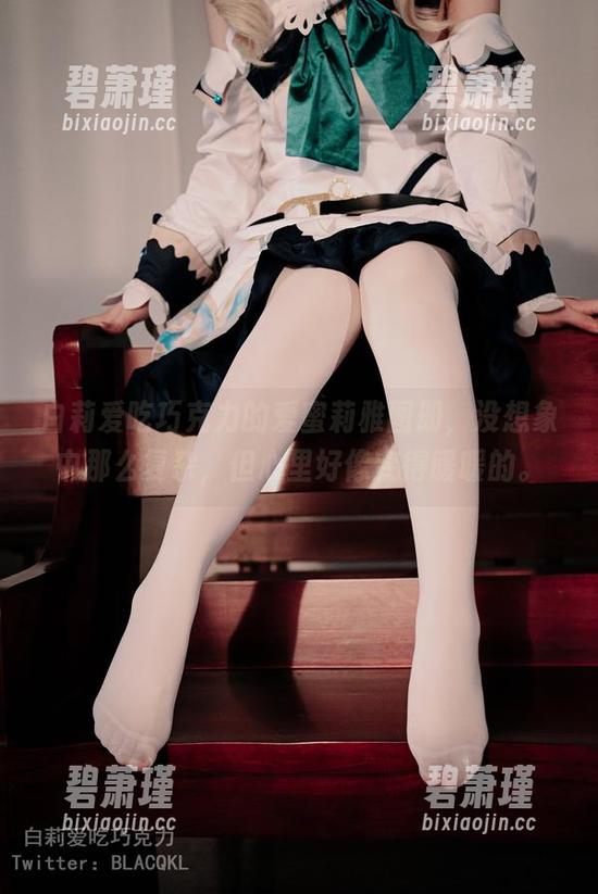 白莉爱吃巧克力的爱蜜莉雅图册，没想象中那么复杂，但心里好像变得暖暖的。