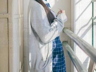 神楽坂真冬的短裙写真集来了，更新后我居然觉得寒风都难挡她的风采！