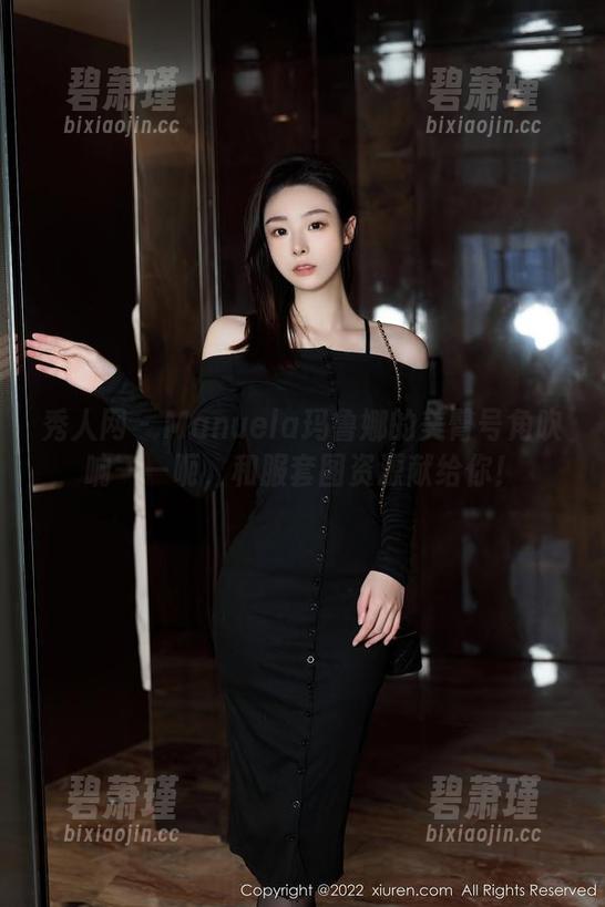 秀人网 - Manuela玛鲁娜的美臀号角吹响——呃，和服套图资源献给你！
