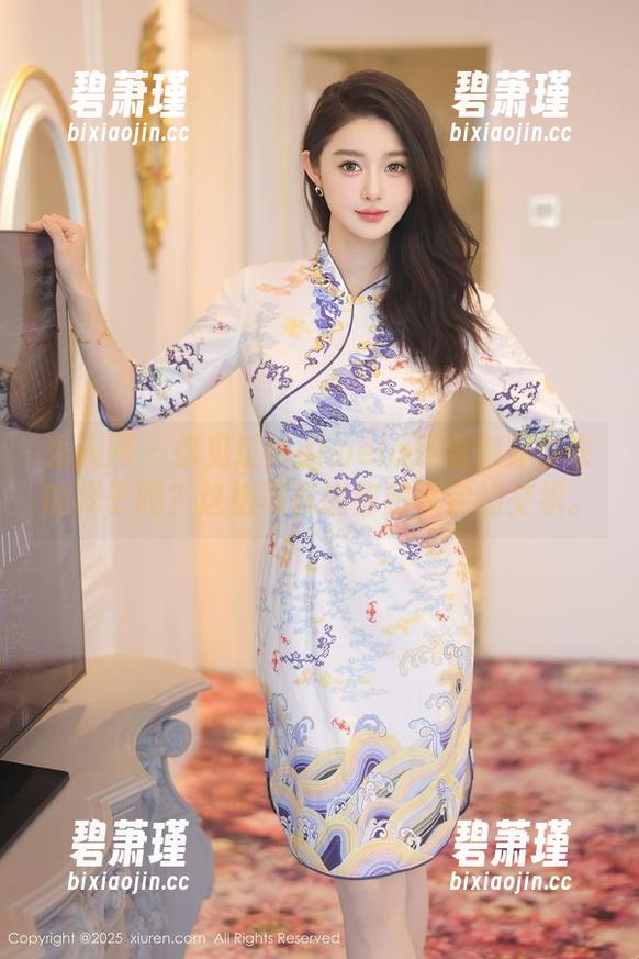 秀人网 - 你见过Manuela玛鲁娜穿皮衣的样子吗？这组写真堪称超现实的交织。