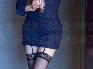 秀人网 – 综合精选，SOLO-尹菲的天台套图，一不小心就看得出神了