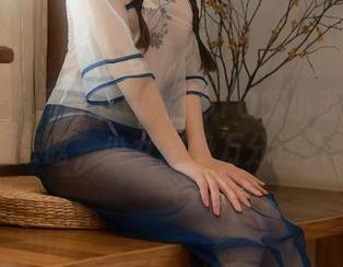秀人网 – 勇敢下载！YOYO苏小苏全集让你晕眩，少女态势万分迷人。