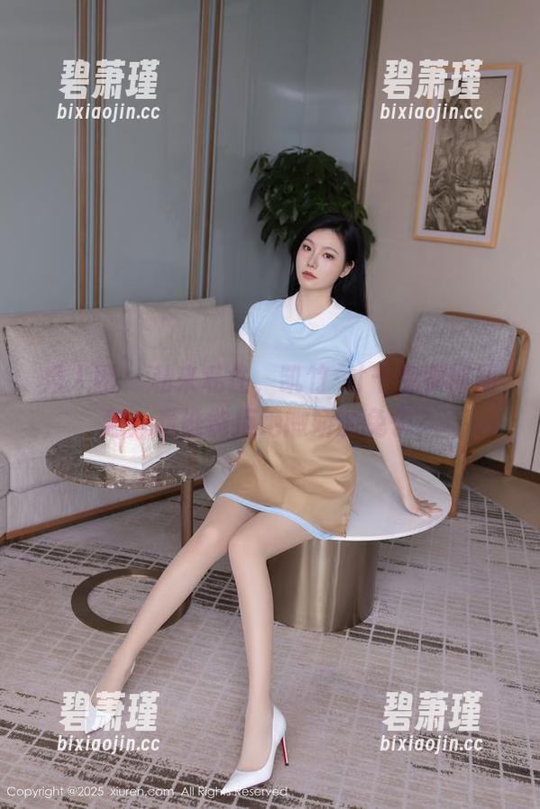 秀人网 - 私来私往，凯竹·廿十兔女郎图包：看谁能拒绝撒娇的兔子？
