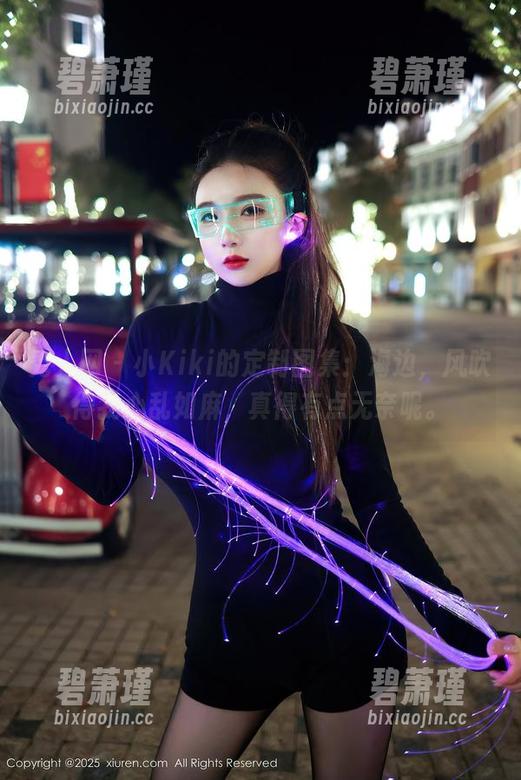 秀人网 - 小Kiki的定制图集:海边,风吹得我心乱如麻,真得有点无奈呢。 秀人网 - 小Kiki的定制图集:海边,风吹得我心乱如麻,真得有点无奈呢。